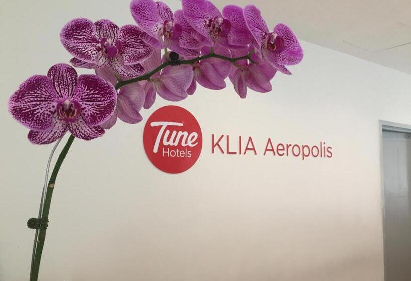 Tune Hotel Klia Aeropolis