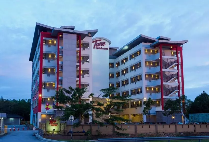Tune Hotel Klia Aeropolis