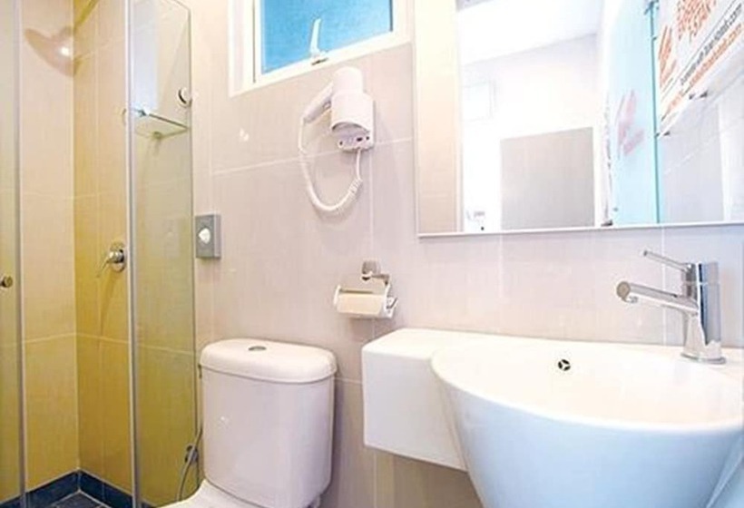 Tune Hotel Klia Aeropolis