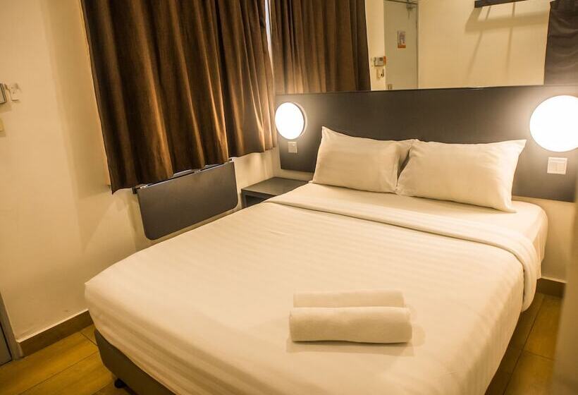 Tune Hotel Klia Aeropolis