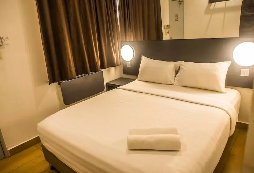 Tune Hotel Klia Aeropolis