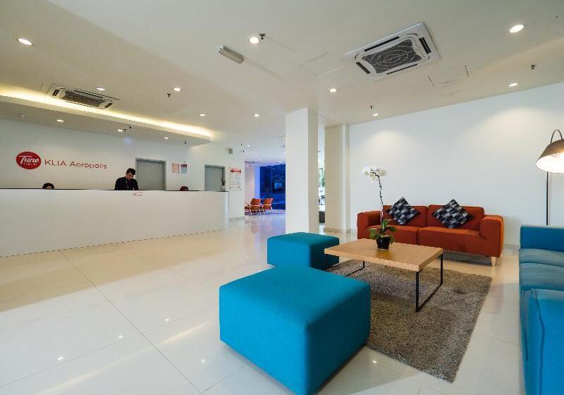 Tune Hotel Klia Aeropolis