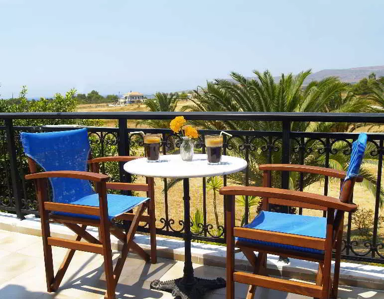 Sunny Studios & Apartments