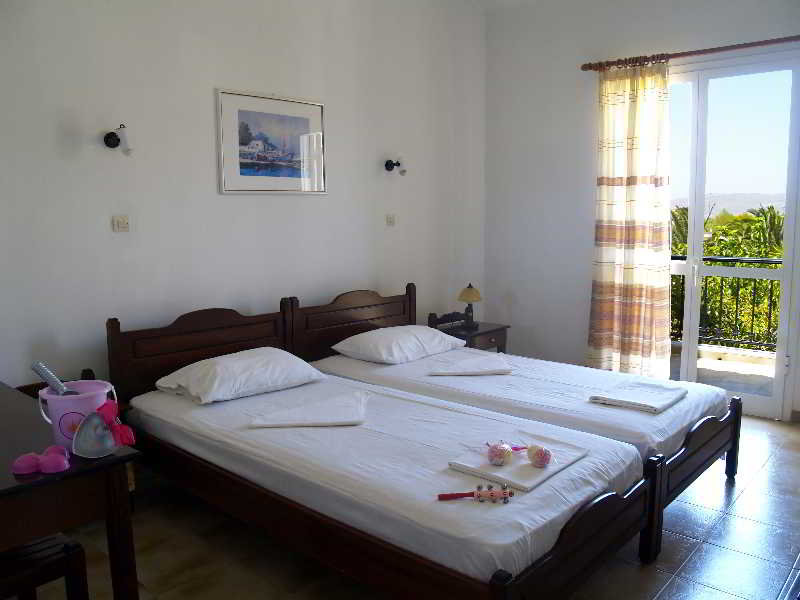 Sunny Studios & Apartments