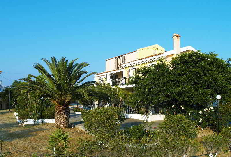 Sunny Studios & Apartments