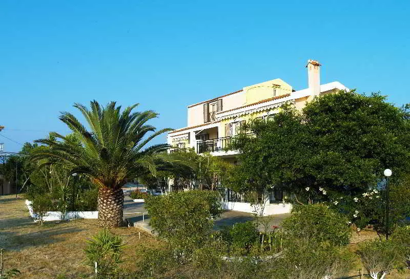 Sunny Studios & Apartments