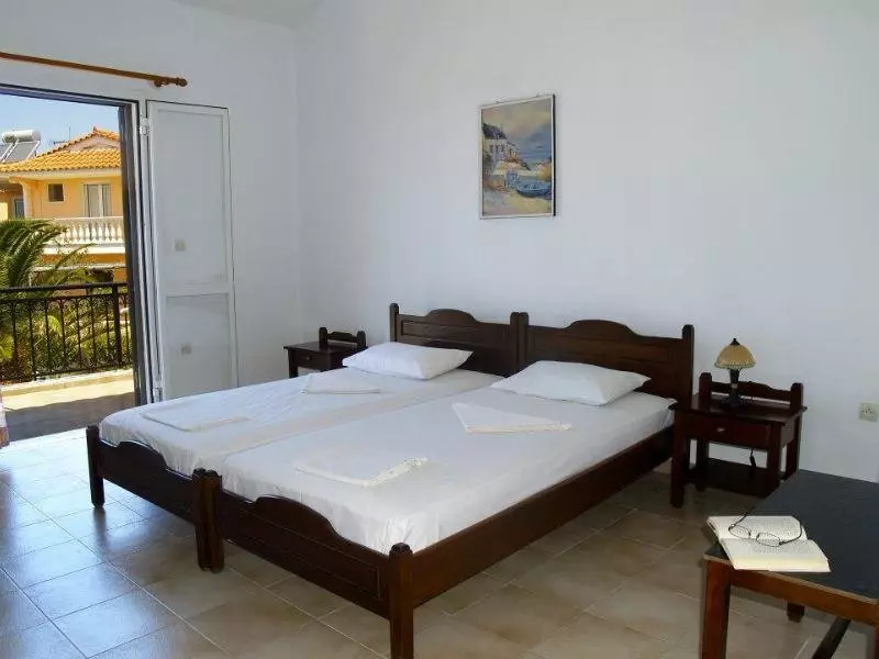 Sunny Studios & Apartments