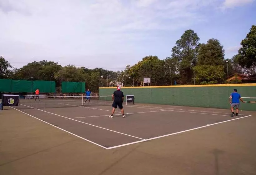 Majatalo Pousada E Camping Carrion