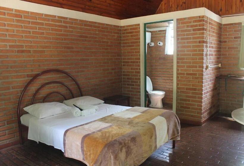 膳宿费 Pousada E Camping Carrion