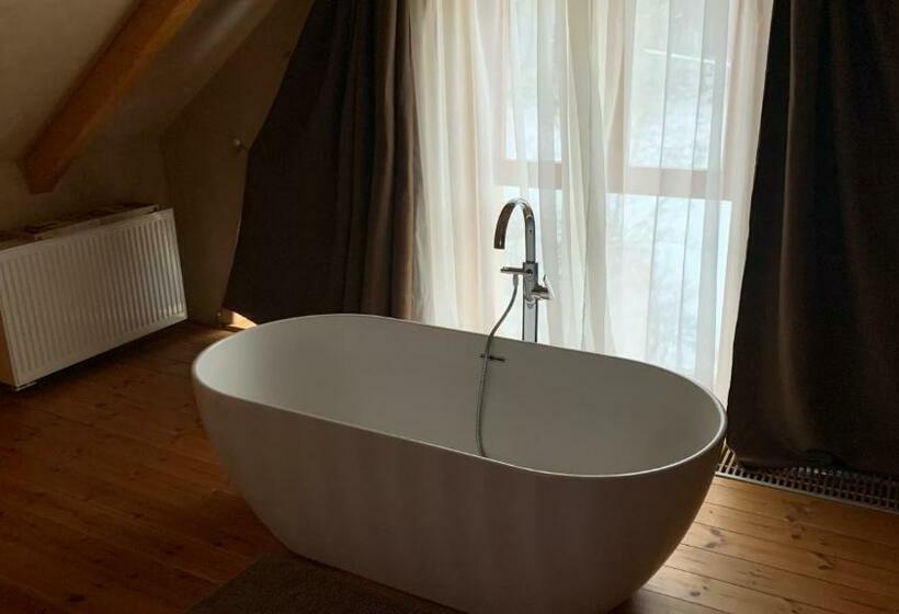 膳宿费 Krasná Samota