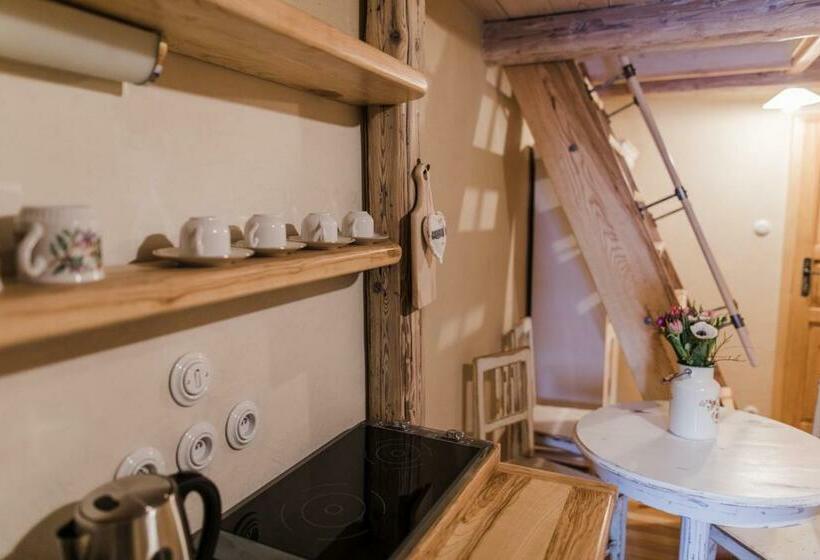 膳宿费 Krasná Samota