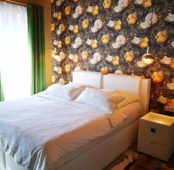 Aparthotel Goldener Hahn Apartments