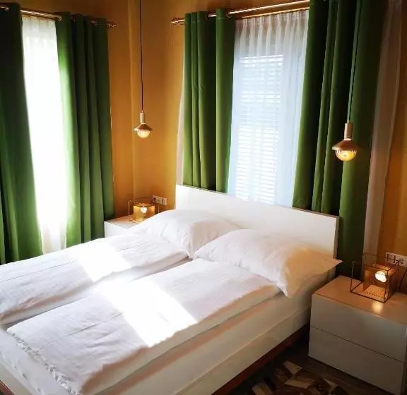 Aparthotel Goldener Hahn Apartments