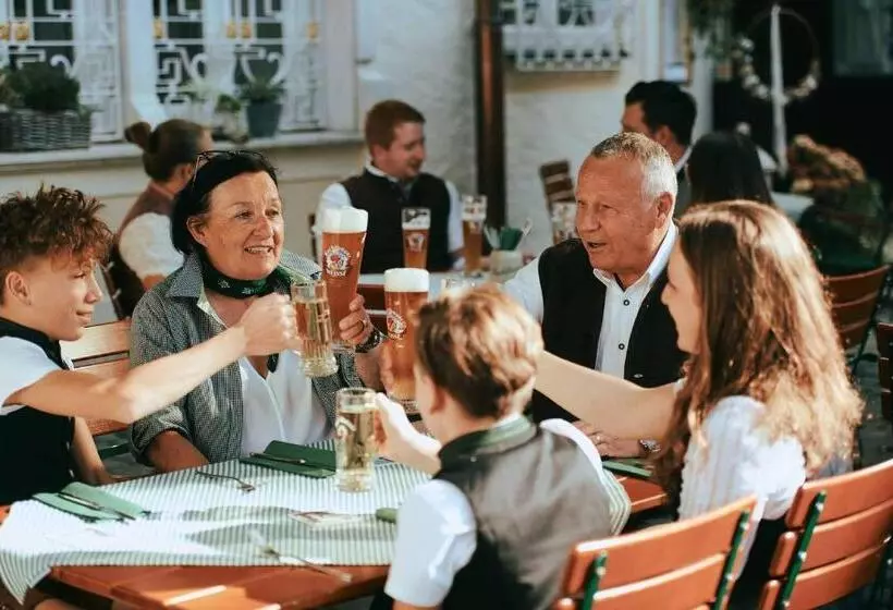 Majatalo Brauereigasthof Zum Kuchlbauer