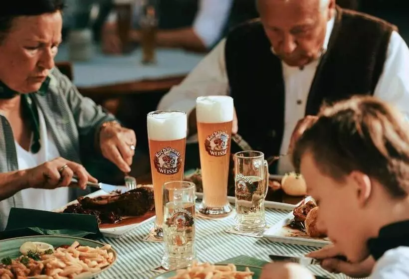 Majatalo Brauereigasthof Zum Kuchlbauer