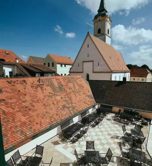 Majatalo Brauereigasthof Zum Kuchlbauer