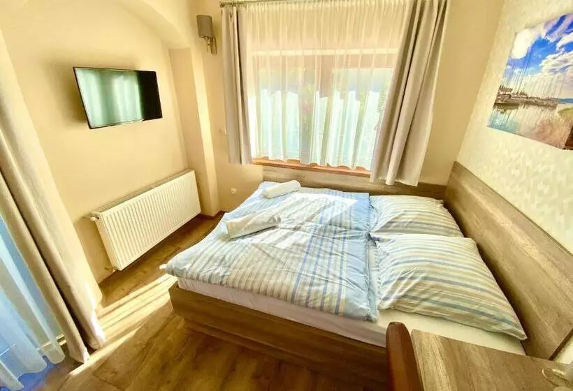 پانسیون Unio Vendégház 3