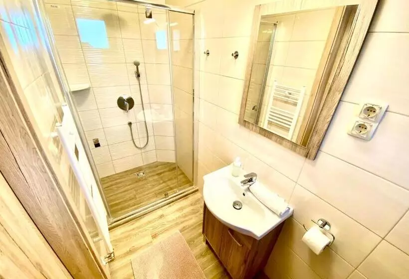 پانسیون Unio Vendégház 3