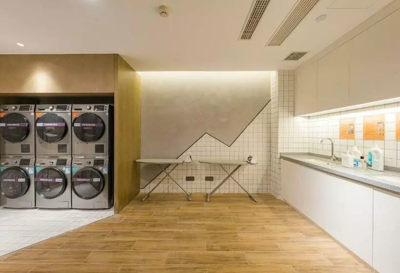 Atour Hotel Langfang Railway Station