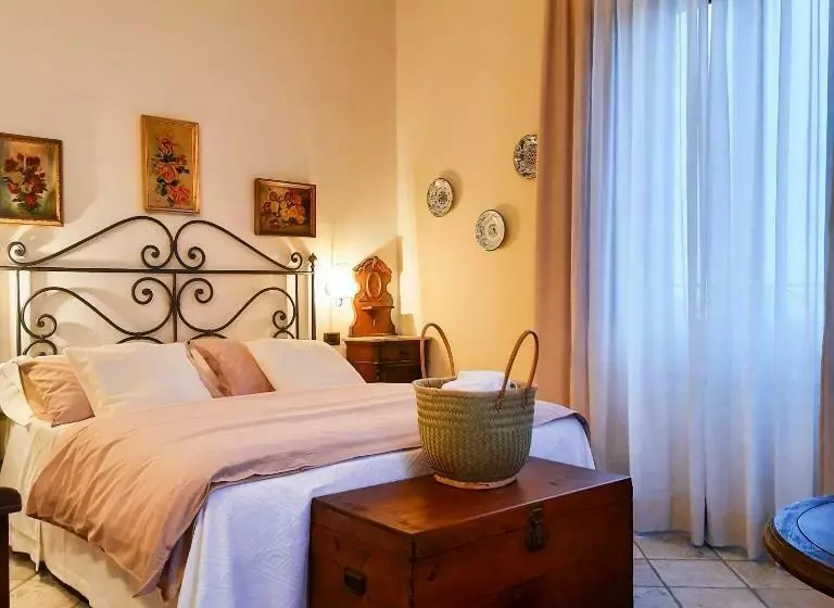 Boutique Hotel Fox S Inn