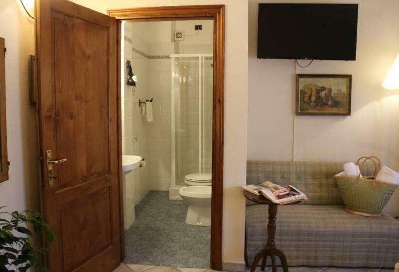 Boutique Hotel Fox S Inn