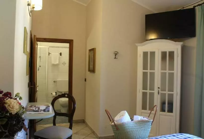 Boutique Hotel Fox S Inn