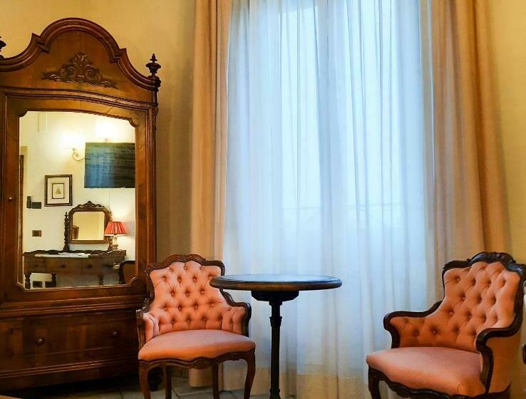 Boutique Hotel Fox S Inn