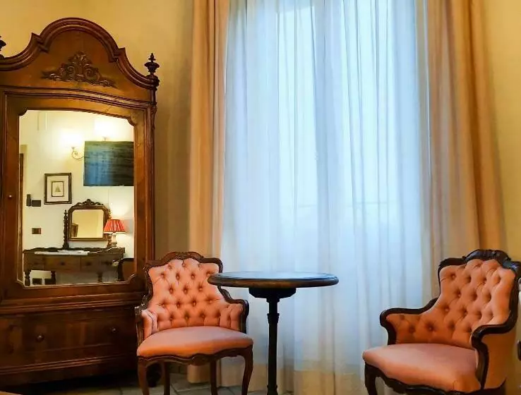 Boutique Hotel Fox S Inn