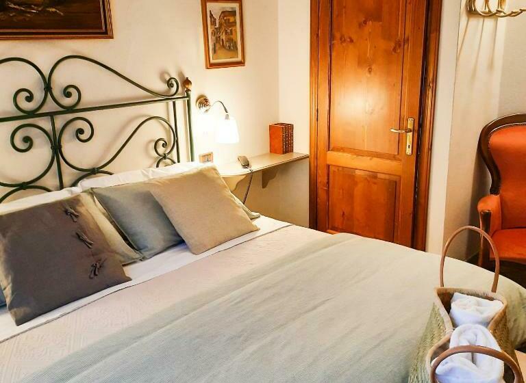 Boutique Hotel Fox S Inn