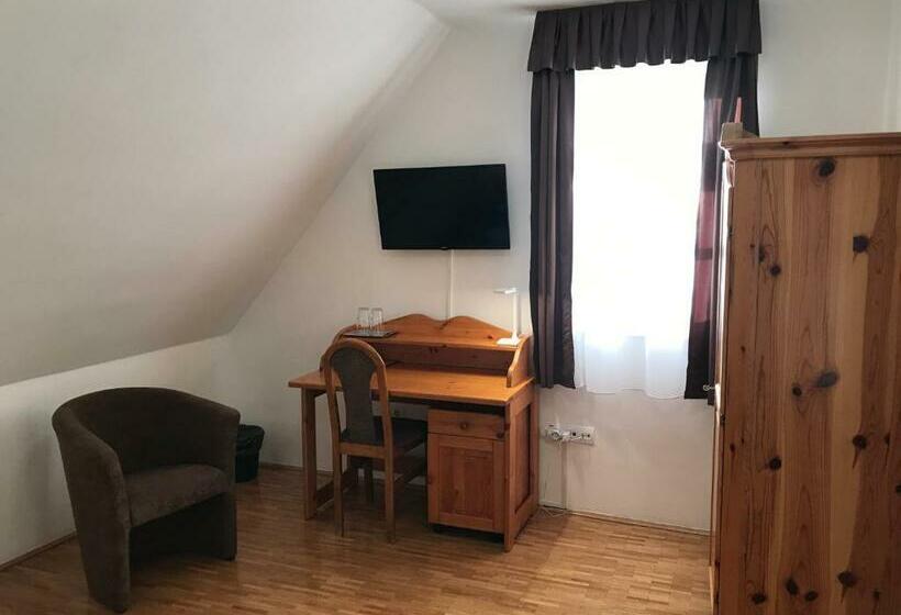 Huszárvár Hotel Kastélyszálló