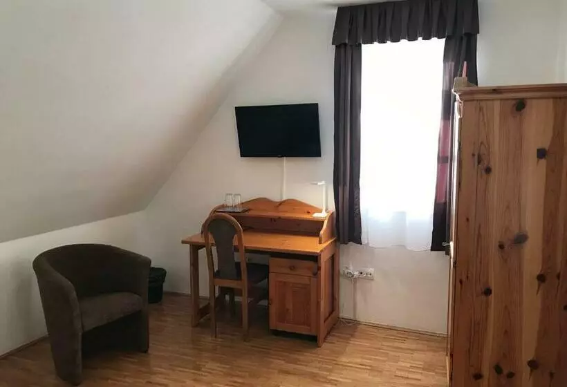 Huszárvár Hotel Kastélyszálló