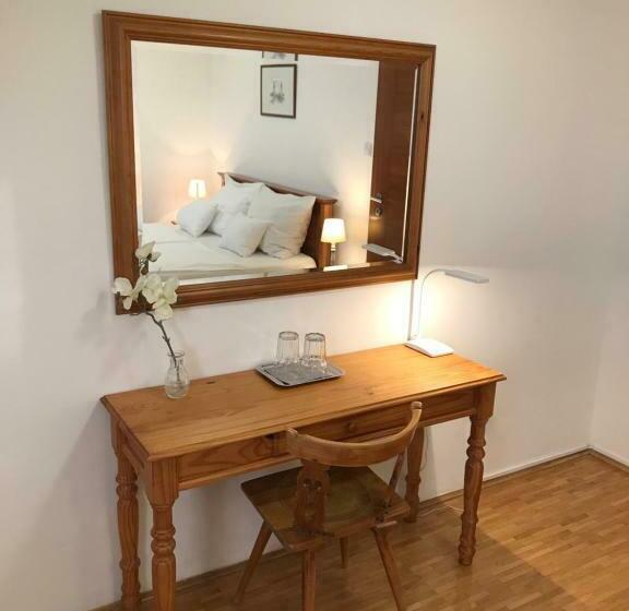 Huszárvár Hotel Kastélyszálló