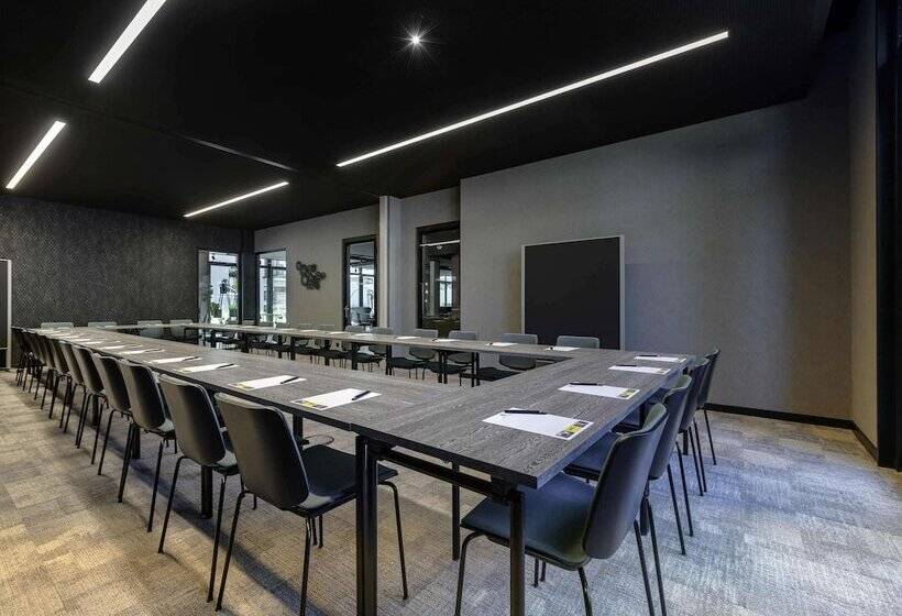 هتل Ibis Styles Friedrichshafen