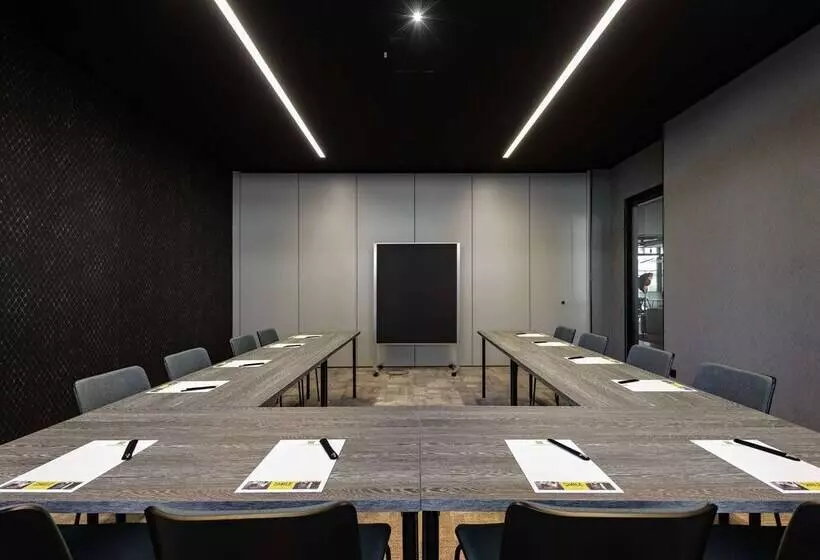 هتل Ibis Styles Friedrichshafen