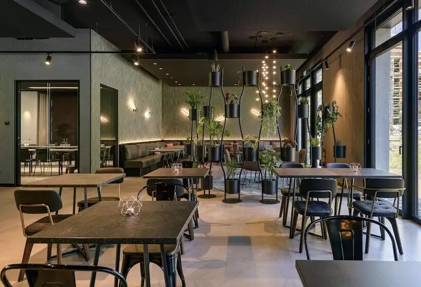 هتل Ibis Styles Friedrichshafen