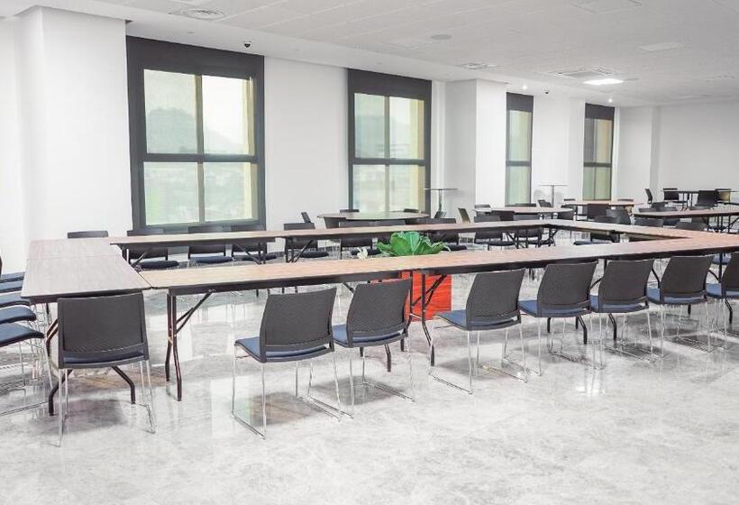 Star Land Hotel Bastos