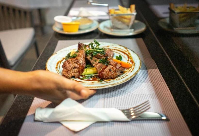 Star Land Hotel Bastos