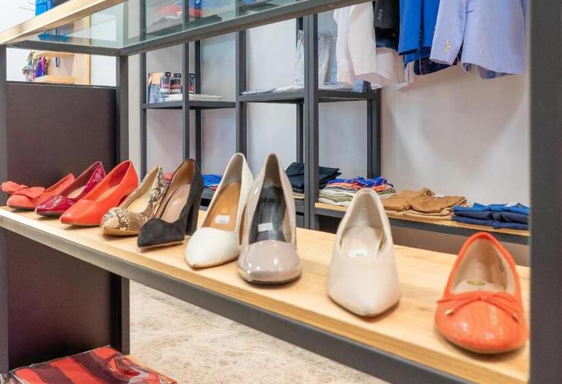 Star Land Hotel Bastos