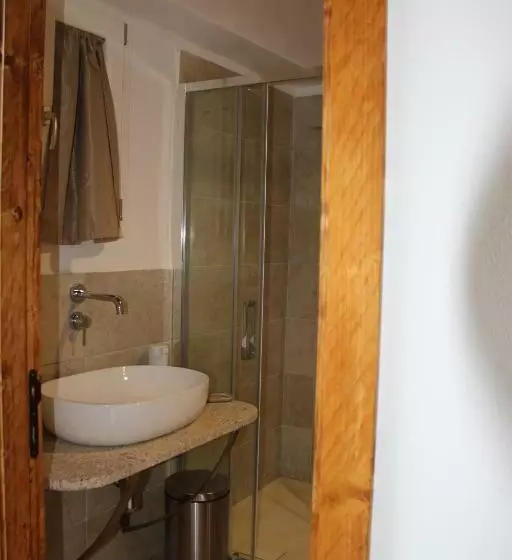 ペンション Monti Russu Natural Guest House