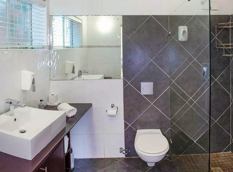 Majatalo Phumanathi Guesthouse