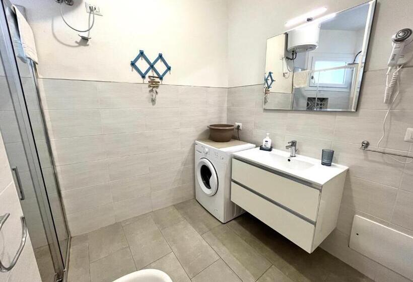 Angolo Mare Apartments & Rooms