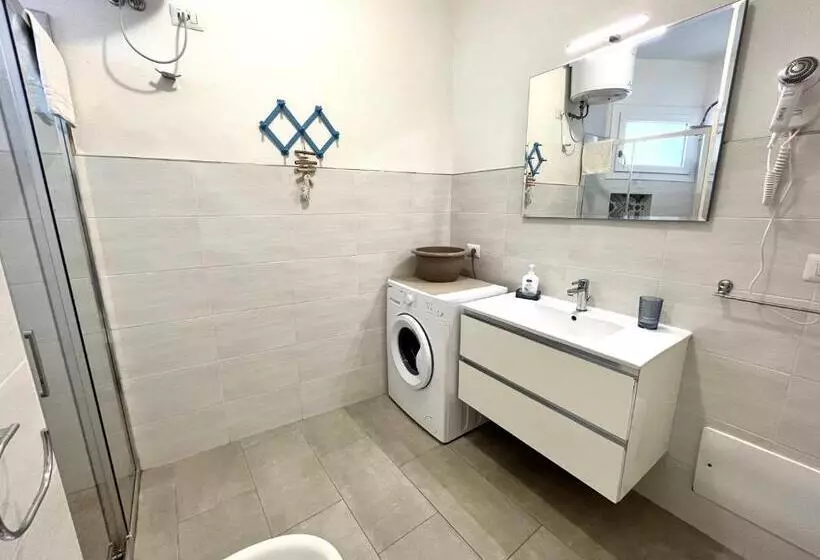 Angolo Mare Apartments & Rooms