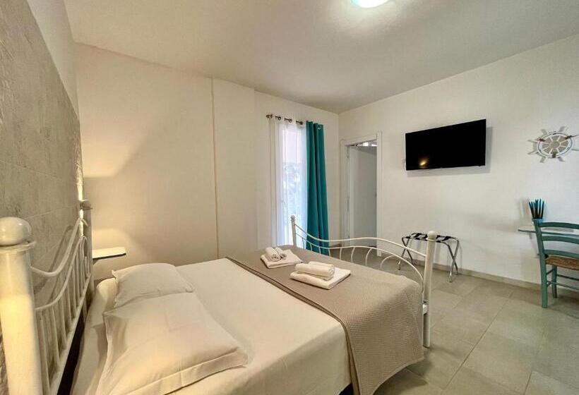 Angolo Mare Apartments & Rooms