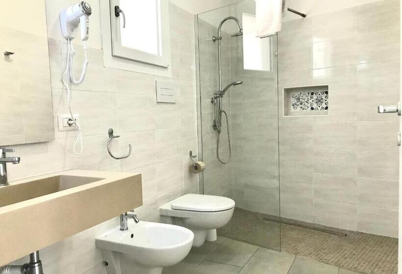 Angolo Mare Apartments & Rooms