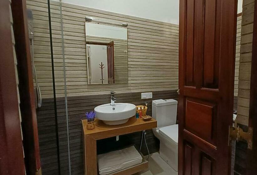 Pension (Hôtel basse catégorie) Zee Golf Affordable Luxury