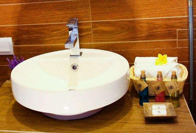 Pension (Hôtel basse catégorie) Zee Golf Affordable Luxury