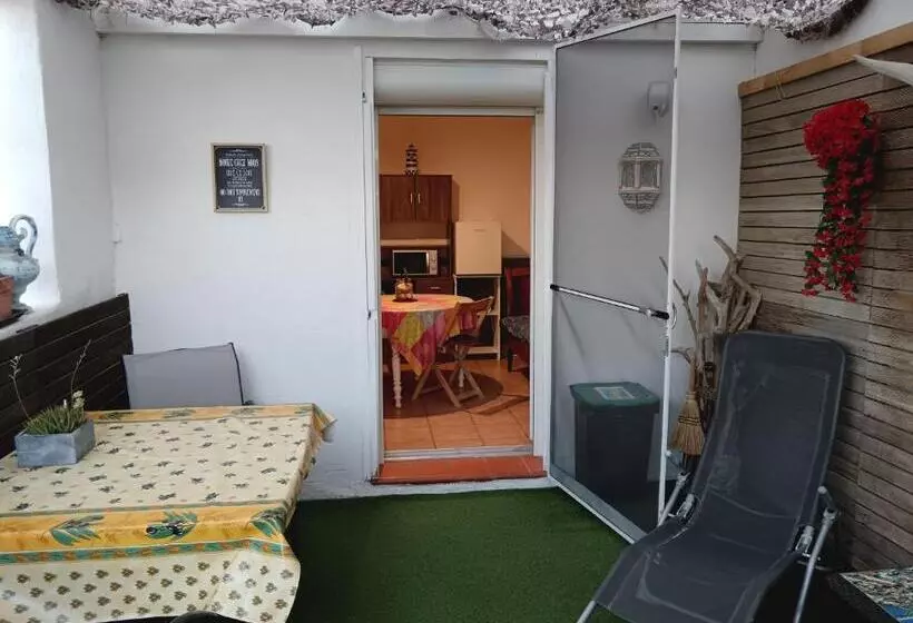 Aamiaismajoitus (B&B) Chambre Les Flamants, Vue Sur Les étangs, Les Oiseaux, Les Flamants, Petit Déjeuner Compris
