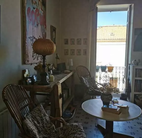 تختخواب و صبحانه Mamma Mia