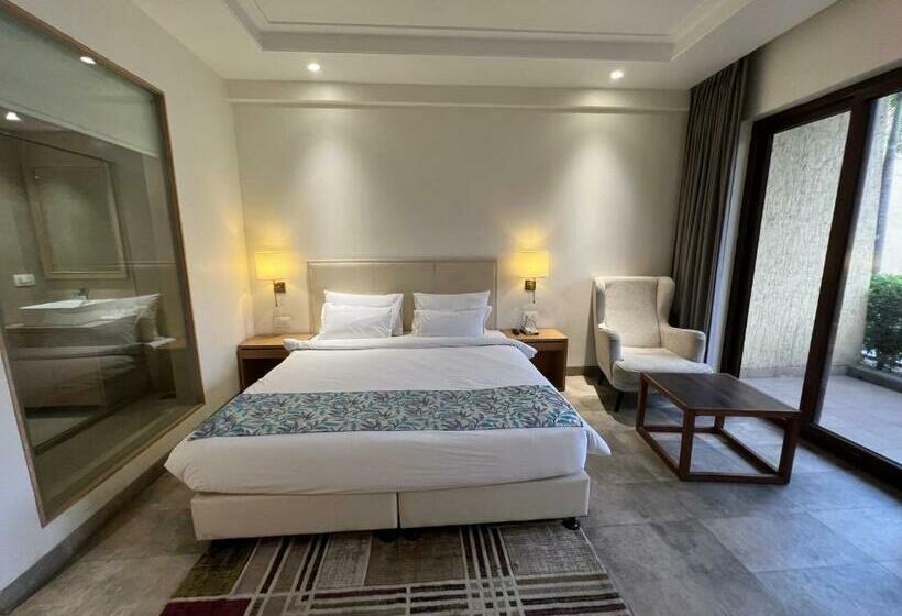 בית מלון כפרי Parklane Resort