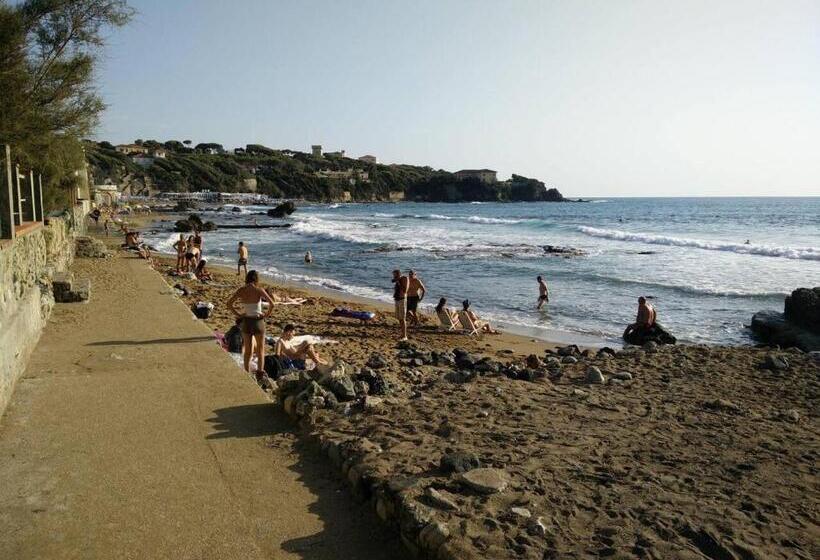 بنسيون Oasi Del Cuore Due Graziose Camere Con Vista Mare A 7 Min Dal Mare Di Castiglioncello